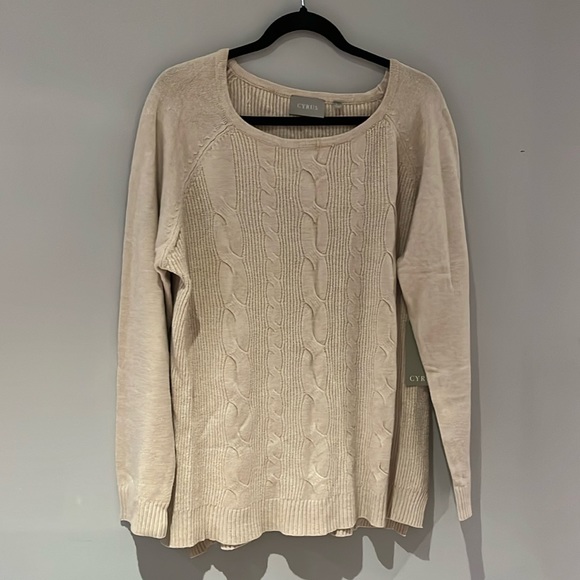 Cyrus brand new large sweater - Picture 1 of 7